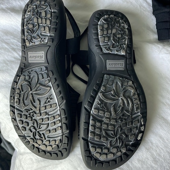 Sketchers black sandals size 8 - Picture 3 of 4